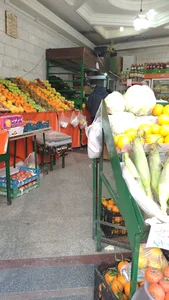 Andishe Grocery's میوه‌فروشی اندیشه