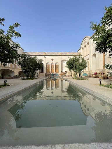 هتل سنتی اشکوب