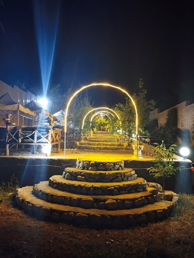 باغ رستوران خانه ما