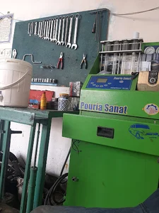 تعمیرگاه مکانیکی و برق کاری حقیقت