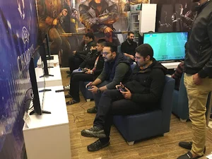 کافه گیم بی تو بازی