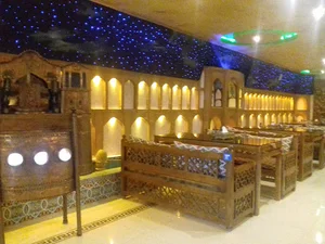 رستوران سنتی نصف جهان