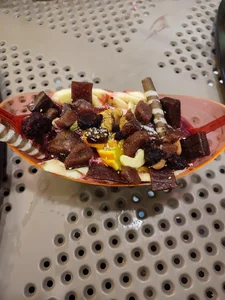 کافه بستنی فریژن 4