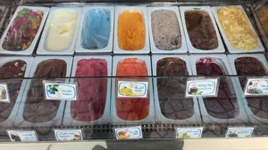 آبمیوه و بستنی امید 2