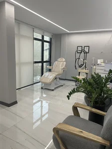 مرکزتخصصی لیزر و زیبایی دکترعمرانی