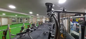 آکادمی پرورش اندام آریایی