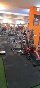 باشگاه بدنسازی کلاسیک 5