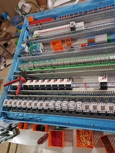 ساخت و تعمیر تابلو برق صنعتی 5