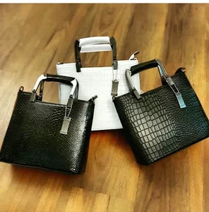 فروشگاه کیف و کفش پانو