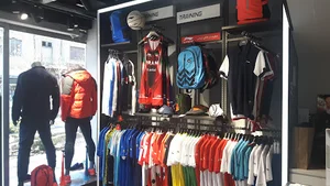 LI-NING