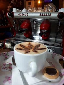 کافه لبخند