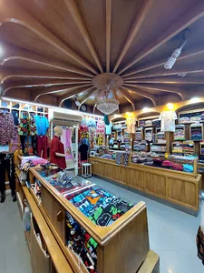 فروشگاه پوشاک امید قربانی(نمایندگی تیشرت هندوانه)