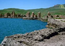 300 هزار سال با تخت سلیمان تکاب، چهارمین اثر شگفت انگیز جهانی ایران - اتراق