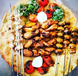 سفره خانه سنتی ماهوینا