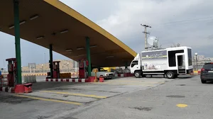 پمپ بنزین