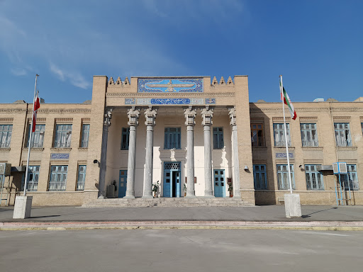 دبیرستان دخترانه نوشیروان جی تاتا