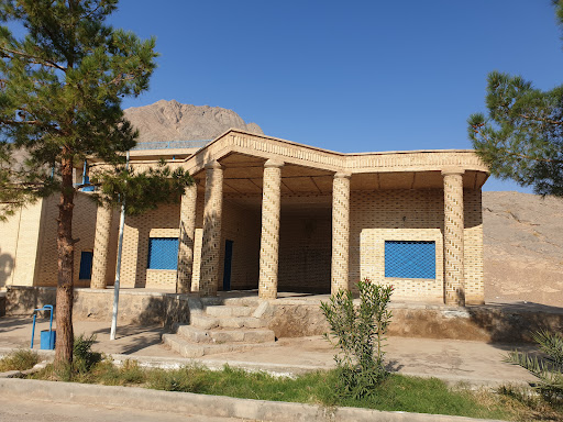 زیارتگاه زرتشتیان پیرهریشت اردکان