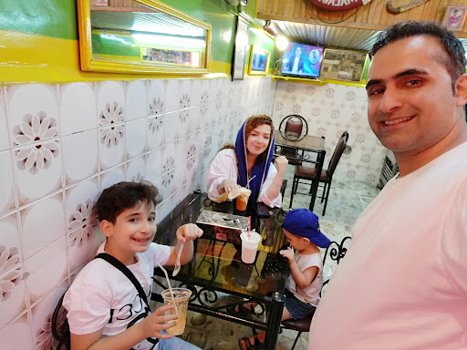 Azadi Juice Bar