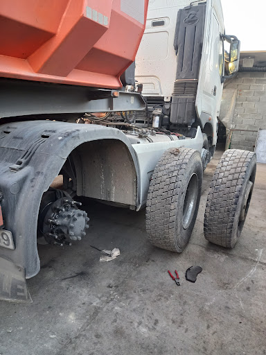 تعمیرگاه و خدمات و سرویس تریلر چاپارخانه