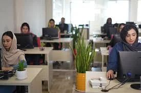 آموزشگاه فنی و حرفه ای پویندگان