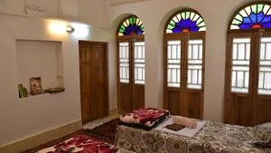 Sayeh Saray hostel
