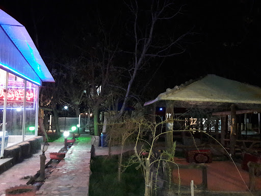 باغچه سنتی و رستوران شاندیز اسکو