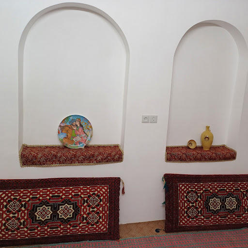 خونه آب و گل