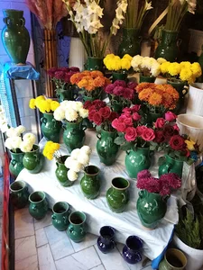 گلکده لی لی یوم، مدیریت امیر بختیاری
