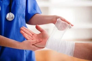 ویزیت پزشک و خدمات پرستاری 2