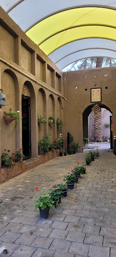 کافه رستوران سنتی باغ شمعدون