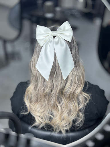 مرکز تخصصی رنگ مو و دکلره گلشهر کرج
