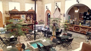 کافه و رستوران رُمانس