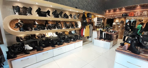 کفش هدیه شعبه آبرسان