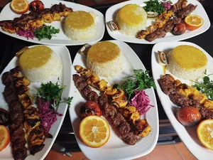 رستوران دوقلوها آذربایجانی ها