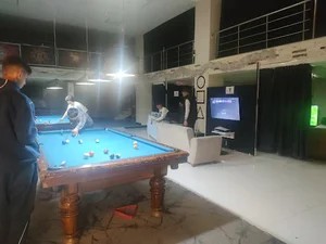 مجتمع تفریحی اسکوئید گیم