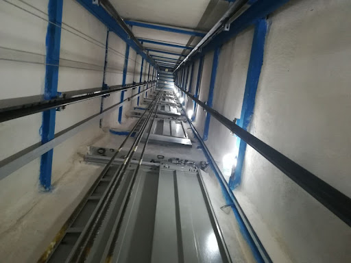شرکت آسانسور و پله برقی تاسیسات کاران کورش