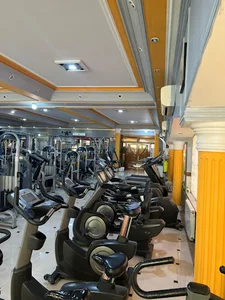 باشگاه پنچ طبقه