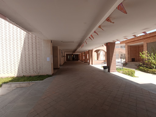 دبیرستان و پیش دانشگاهی نمونه دولتی شهید قندهاری