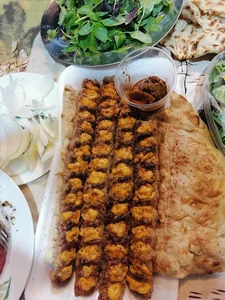 کبابی یاسین و یونس