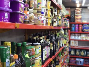 فروشگاه اذانچی و پسران