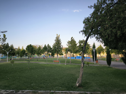 پارک رو به روی خانه معلم گلپایگان