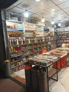 عطاری نور الرضا زعفران اکبری 2