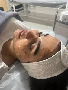 کلینیک لیزر و زیبایی مایسا 2