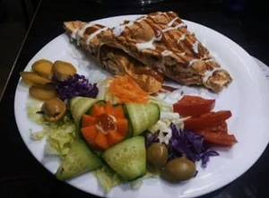 کافه رستوران طلائیه