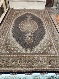 خوی خیابان طالقانی بازارفرش خوی پلاک ۴۸فروشگاه فرش ماهی خوی خلیلی