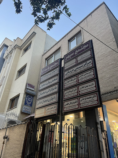 دکتر اکبر حاج دایی