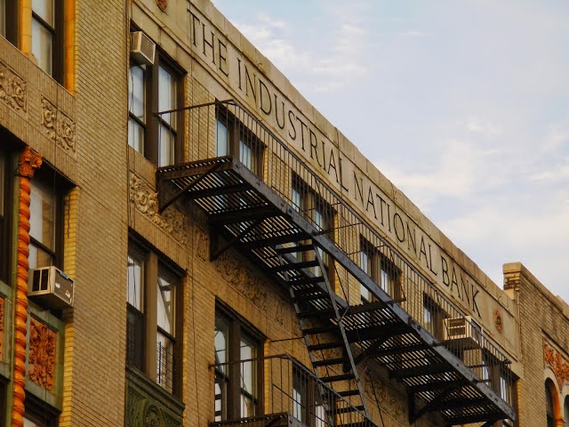 Industrial'nyy Bank