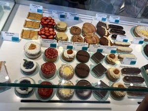 شیرینی اکلر
