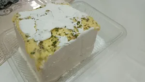 بستنی سنتی حاج اسلام و پسران 5
