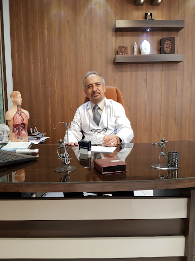 دکتر پرویز توکل